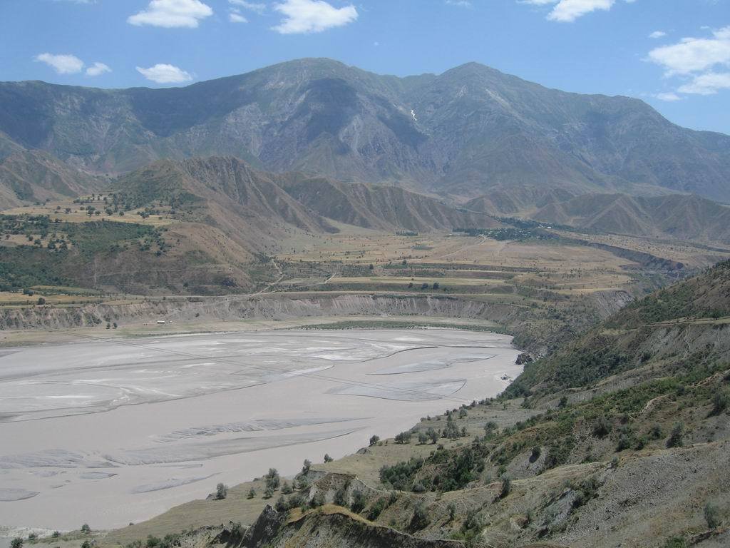 Vakhsh river