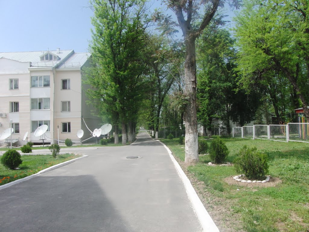 Справа детский сад