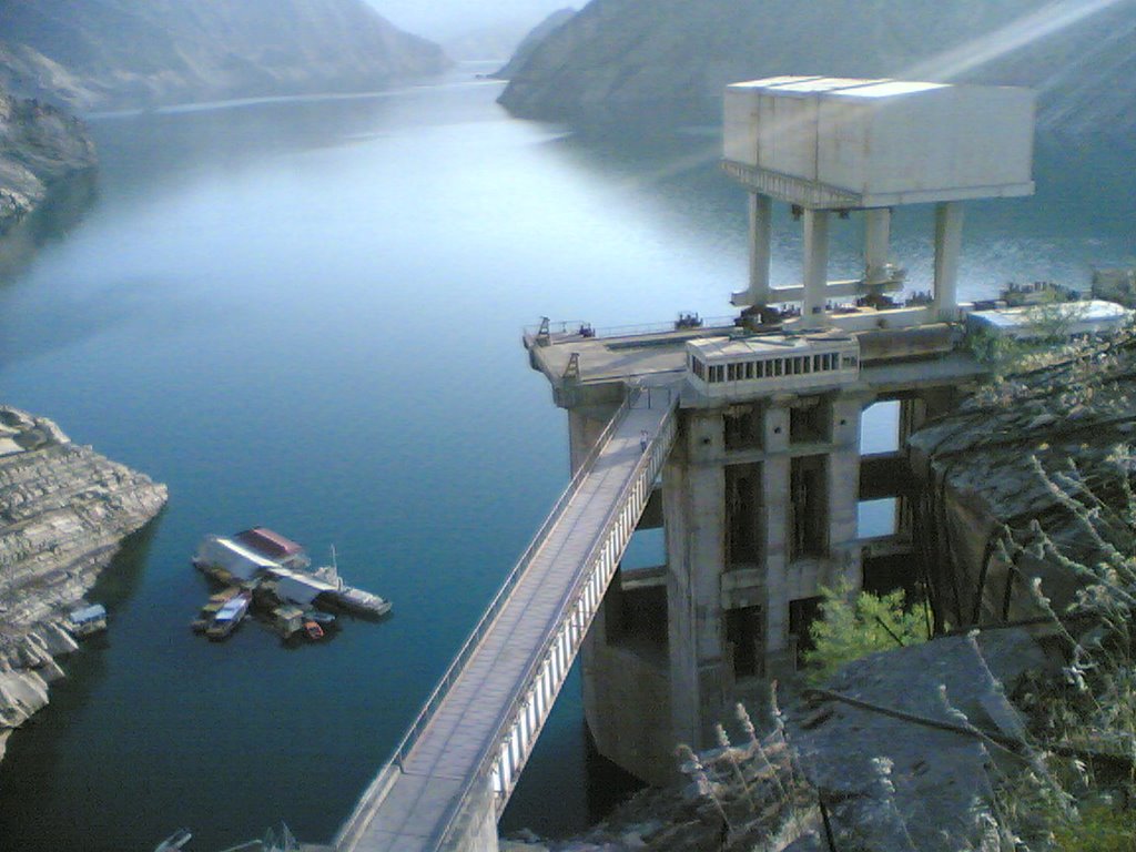 Norak water storage basin (Norak, Tajikistan)