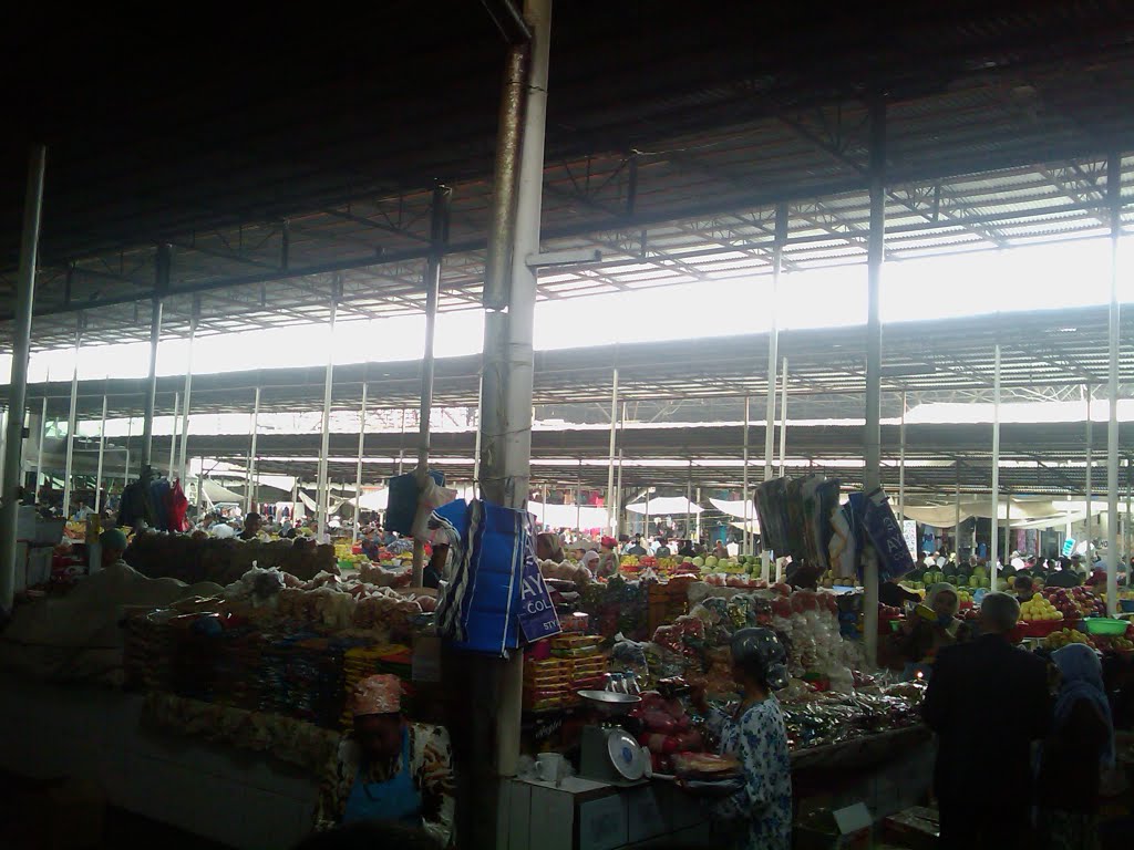 Bazaar in Kurgan-Tyube