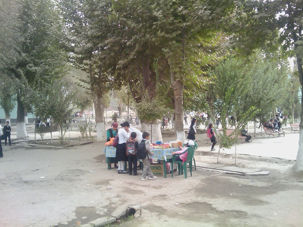 Mittelschule in Kurgan-Tyube