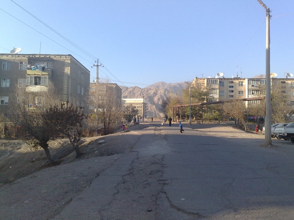 Residential houses and new Khujand State University building - Жилые дома и новый корпус ХГУ