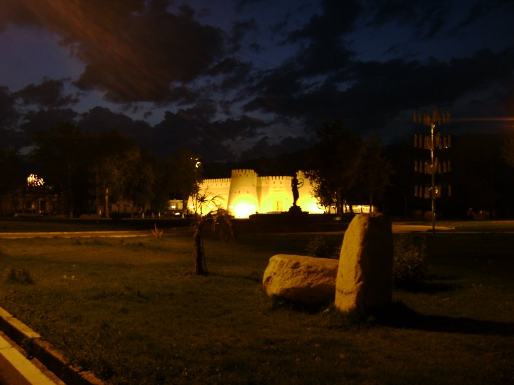 History museum at night - Музей истории ночью