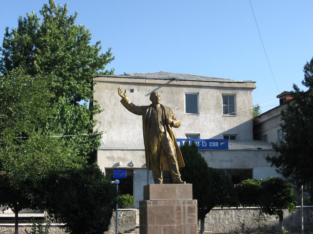 Lenin monument, Panjakent.