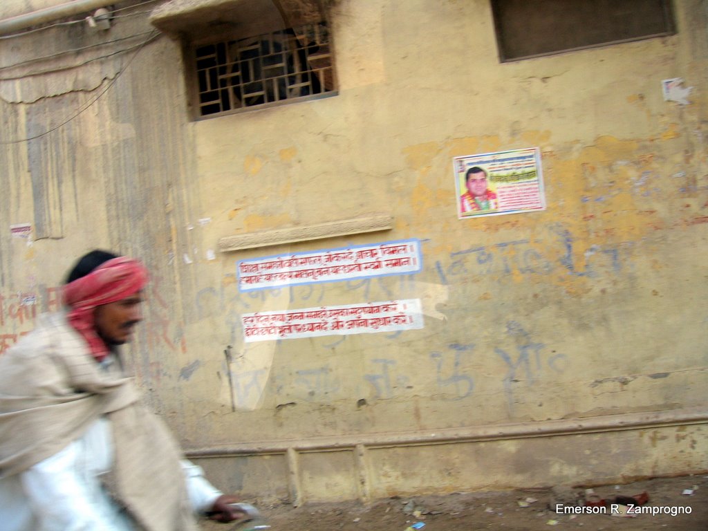 ciclista de Mathura  / साइकिल / ezamprogno