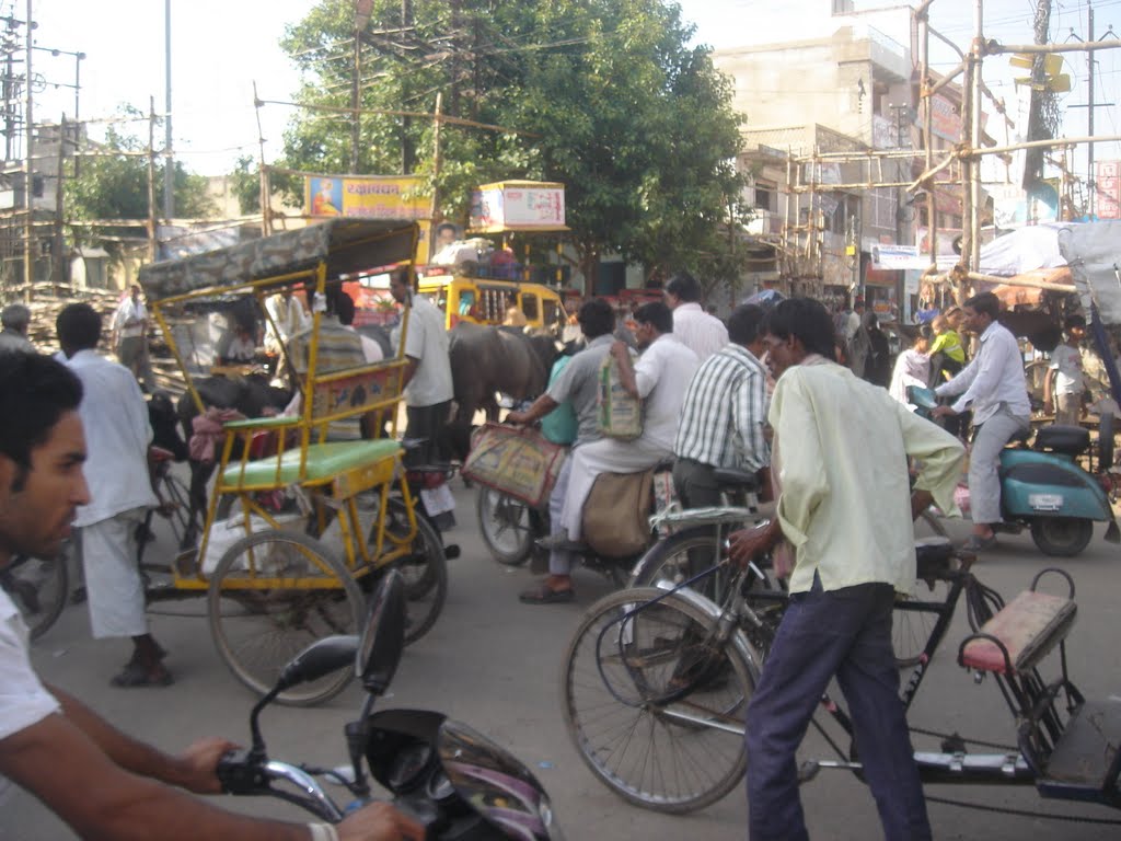 mathura market (BHARATPUR GATE)