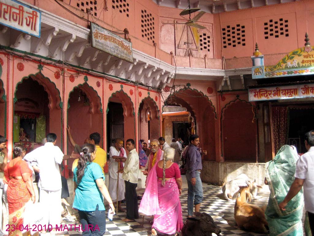 TEMPLES AT VISHRAM GHAT 2