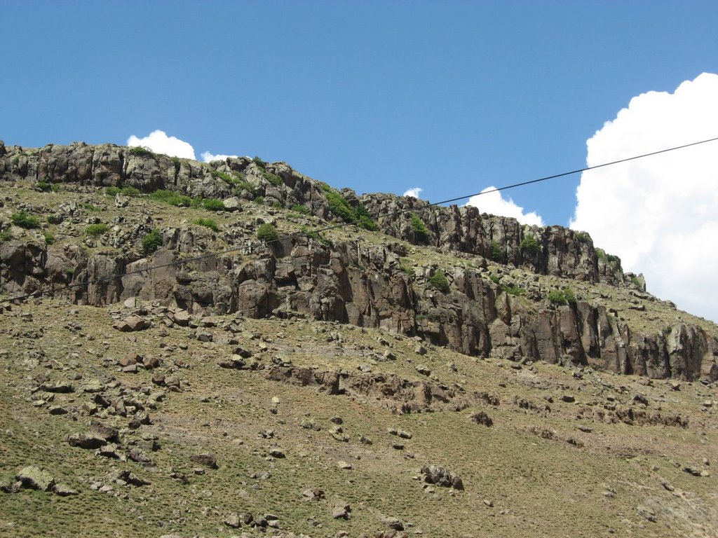 Hınıs