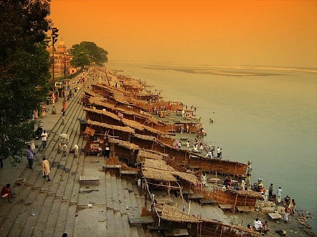 Naya Ghat, Saryu River, Ayodhya : Photo Hemant Shesh