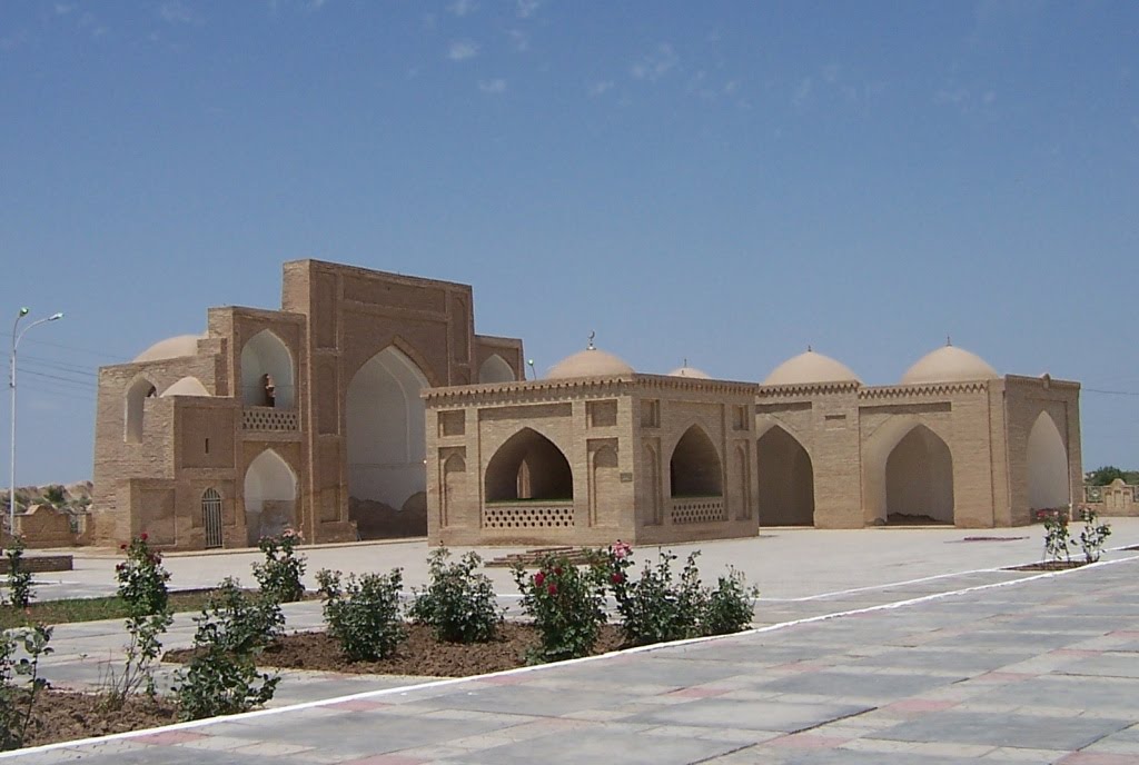 Hoja Yusuf Hamadani mosque and graveyard (XIII c.)