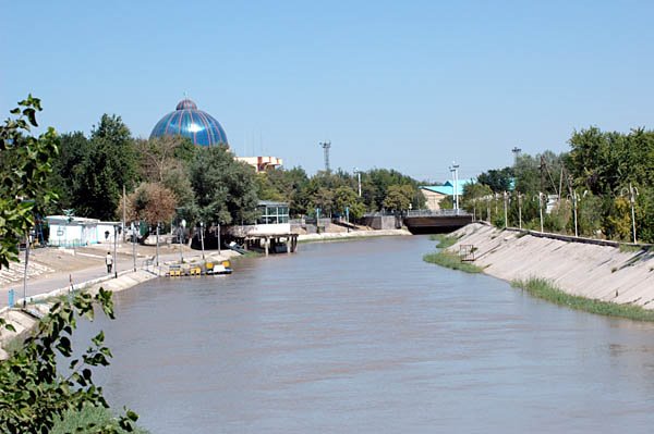 river beside blue bazaar, Mary, Turkmenistan