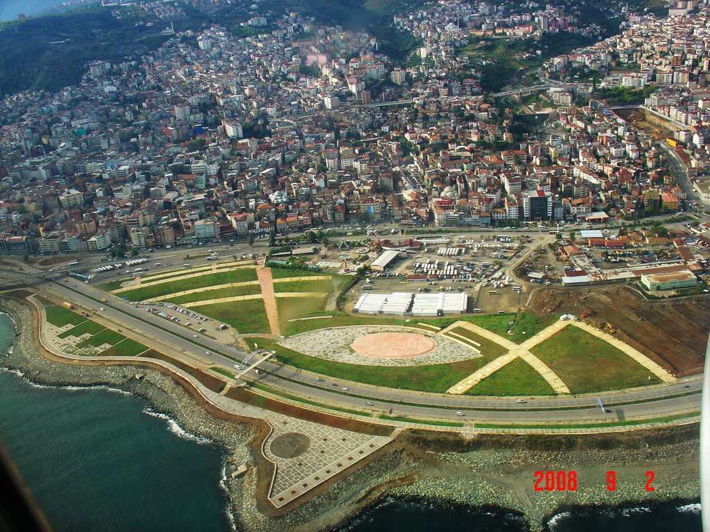 Gelişen  Trabzonun kıyı kesimi-Developing coastal population of Trabzon