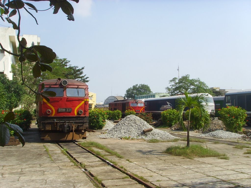 Da Nang, locomotive depot, Nov. 2007