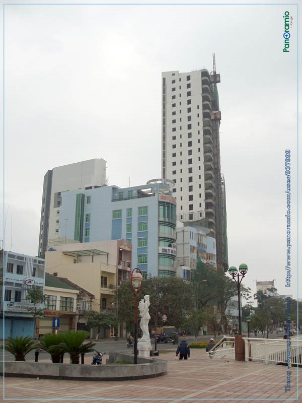 Đường - Bạch Đằng - Street