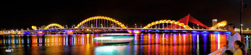 Dragon Bridge by night