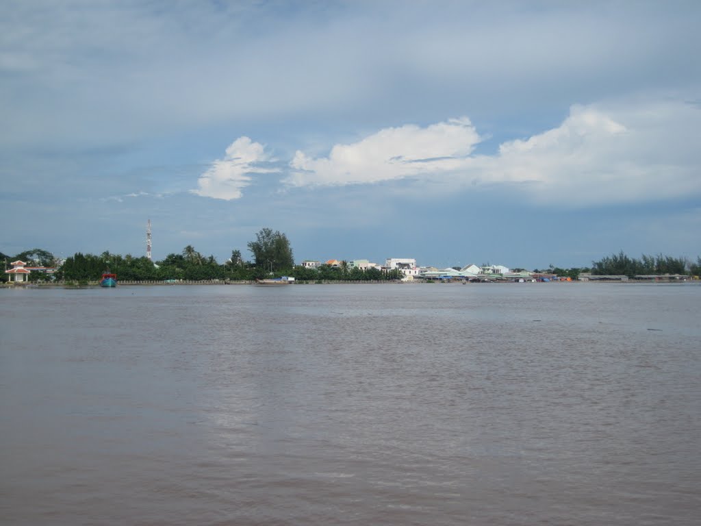 Nhìn từ cầu Long Toàn