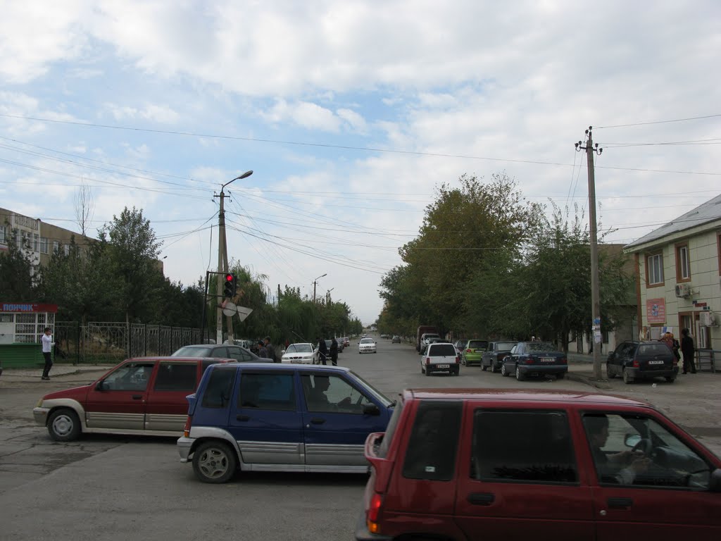 Kyzyl-Kiya, crossroad near market-place