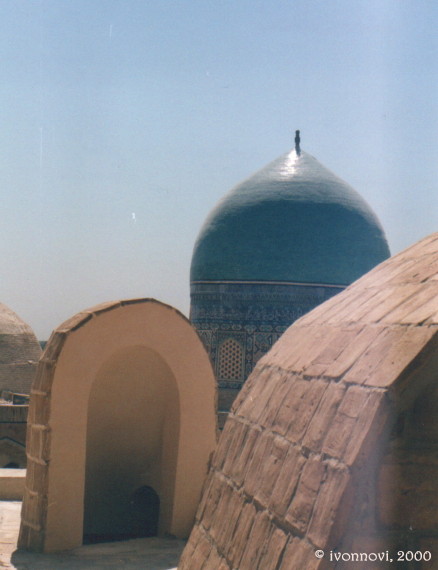 Chor-Bakr - roof of mosque complex / Kopuły na dachu kompleksu nekropolii Czor-Bakr