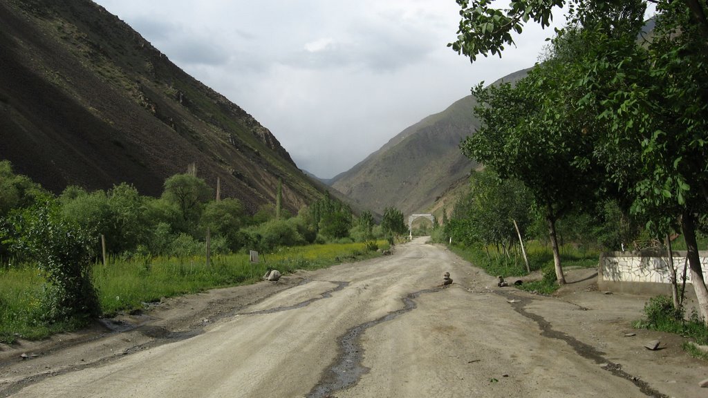 The beginning of pass Shahriston. A southern part.