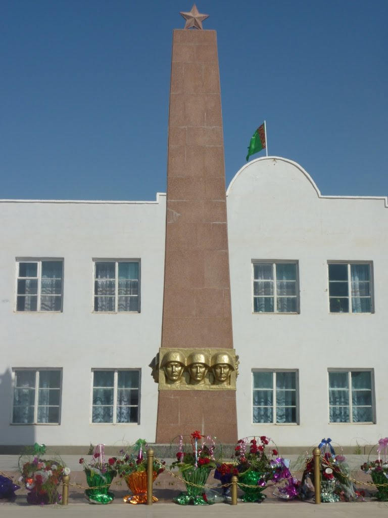 Monument in Victory day (Tagta, Gorogly)