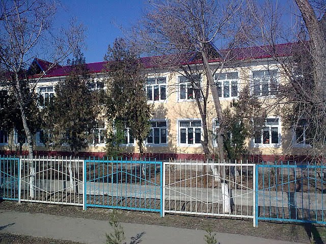 12-maktab, Oybek maktabi