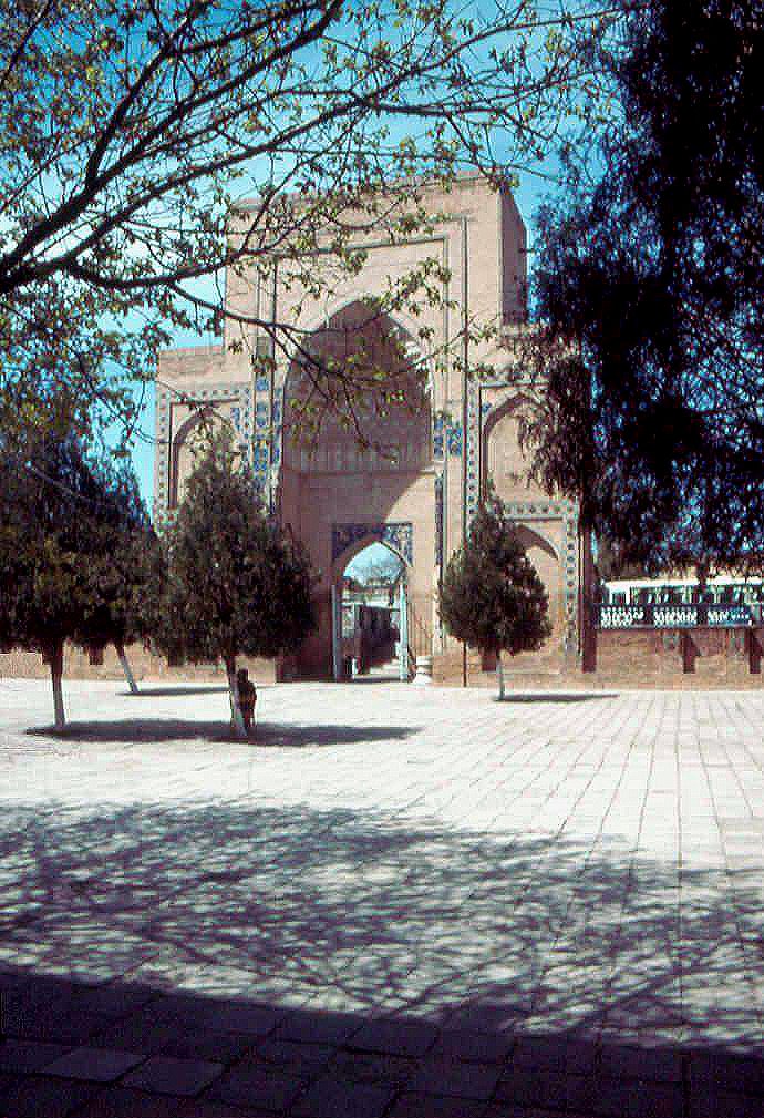 1984.04. - Samarkand, Bibi Hanim mosque-pestak