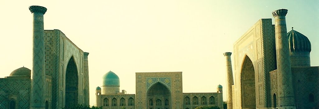 Panorámica de las tres Al-Madrassas de Registán Square. Samarcanda. Uzbekistán.