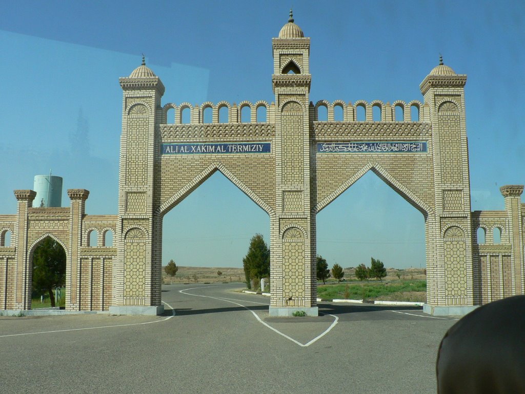 Termez, entrada al Mausoleo de Al-Hakim al-Termizi