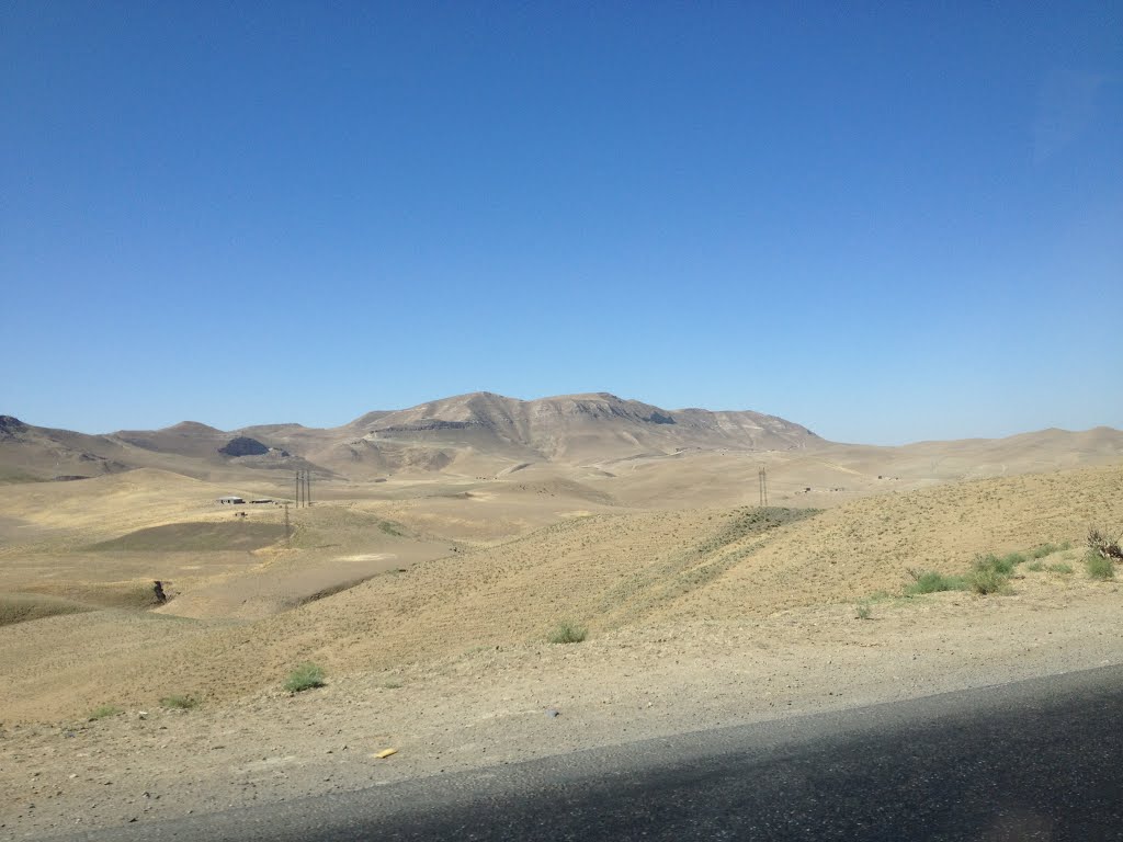 Trên quốc lộ 39 Samarkand - Termez