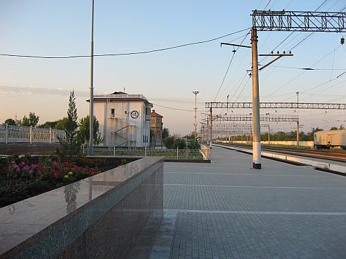 Перрон