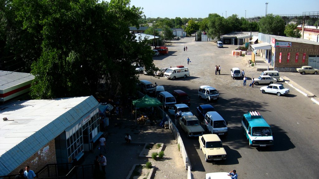 Вид с моста через железную дорогу