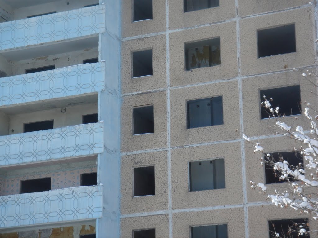 famous abandoned houses in Angren