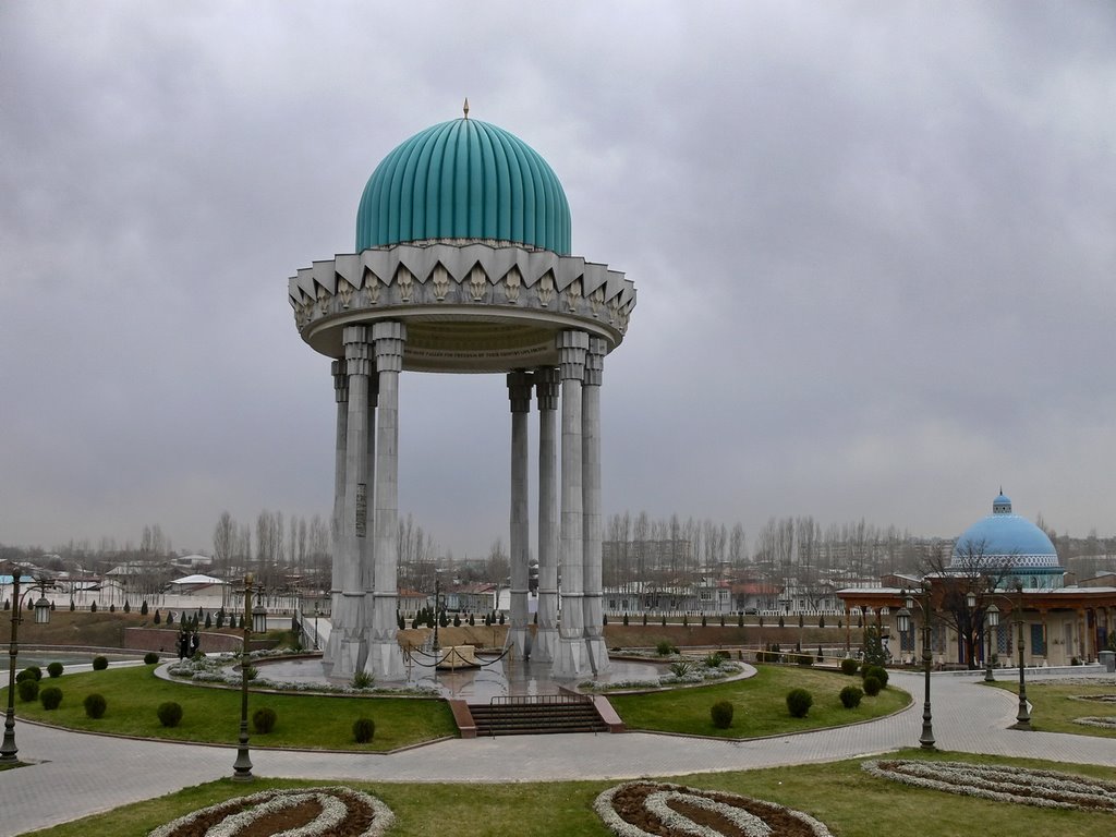 Монумент погибшим шахидам