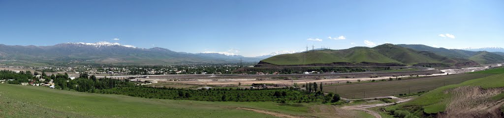 Панорама Аксагаты близи Газалкента.