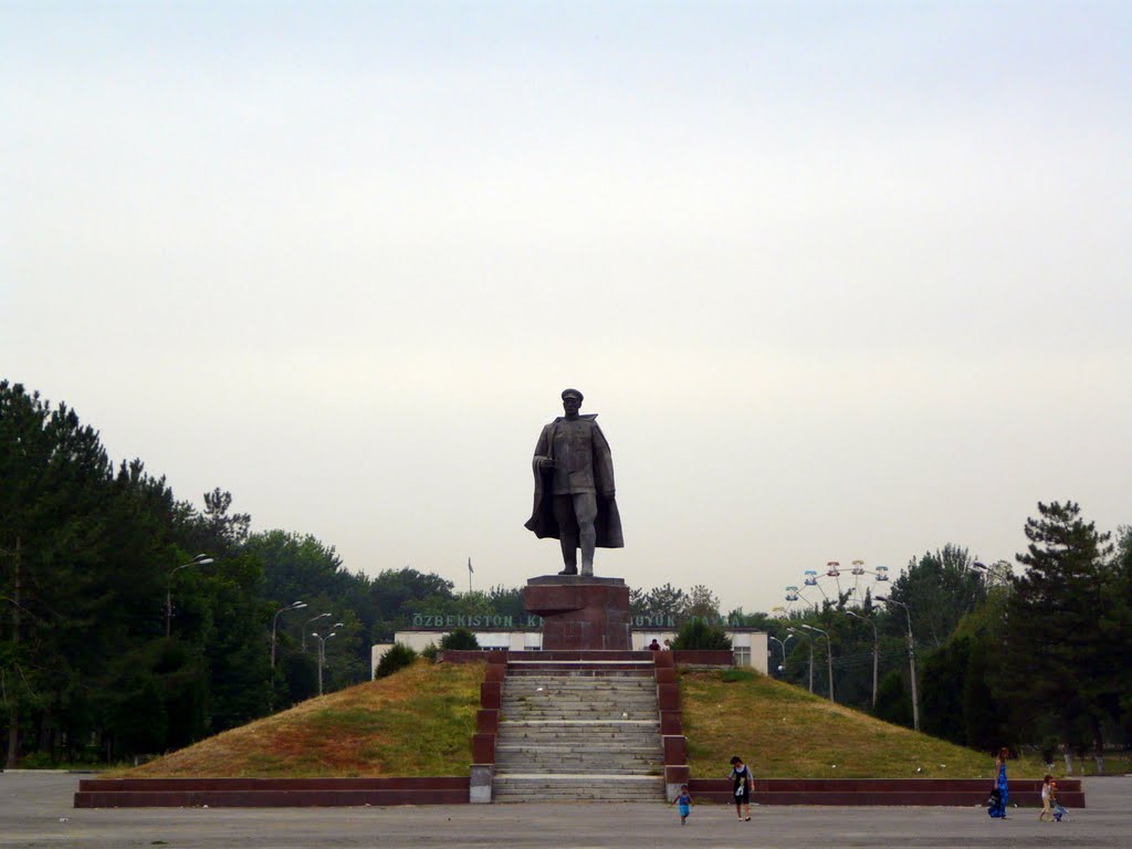 Памятник "Железному генералу"