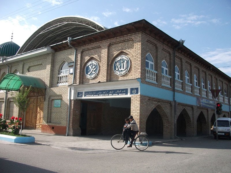 Mosque in Margilan (Мечеть в Маргилане)