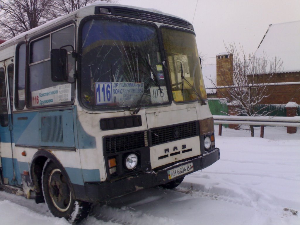 Автобус маршрута №116 после аварии с автобусом маршрута №122. 03-03-2009