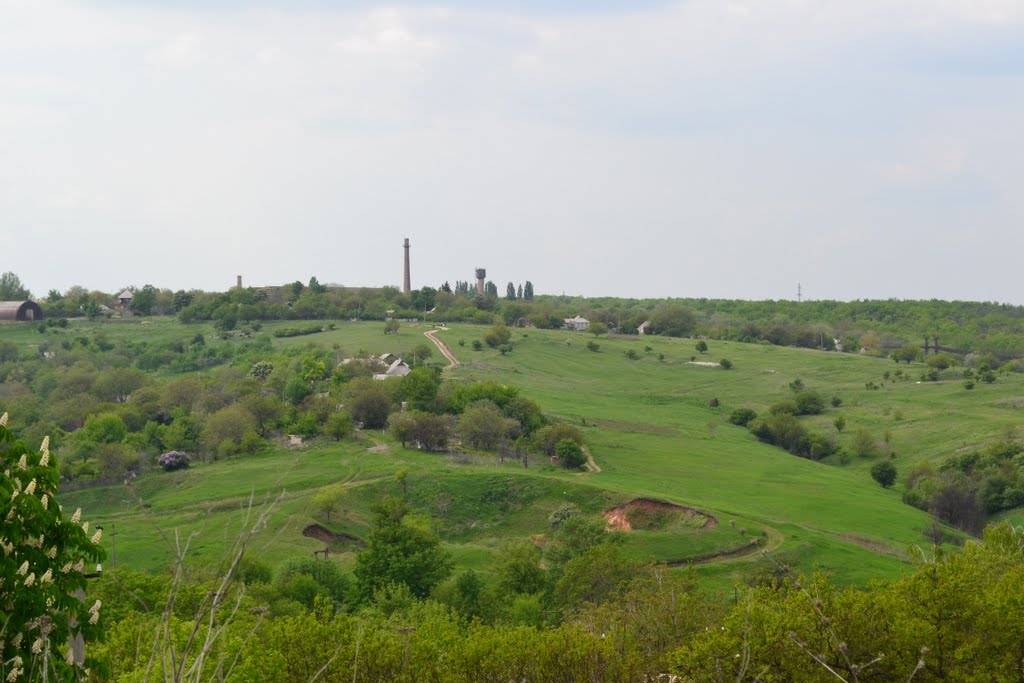 На окраине.