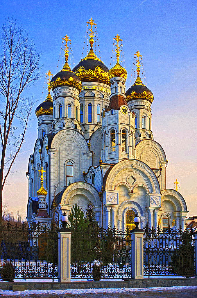 Собор в лучах заката