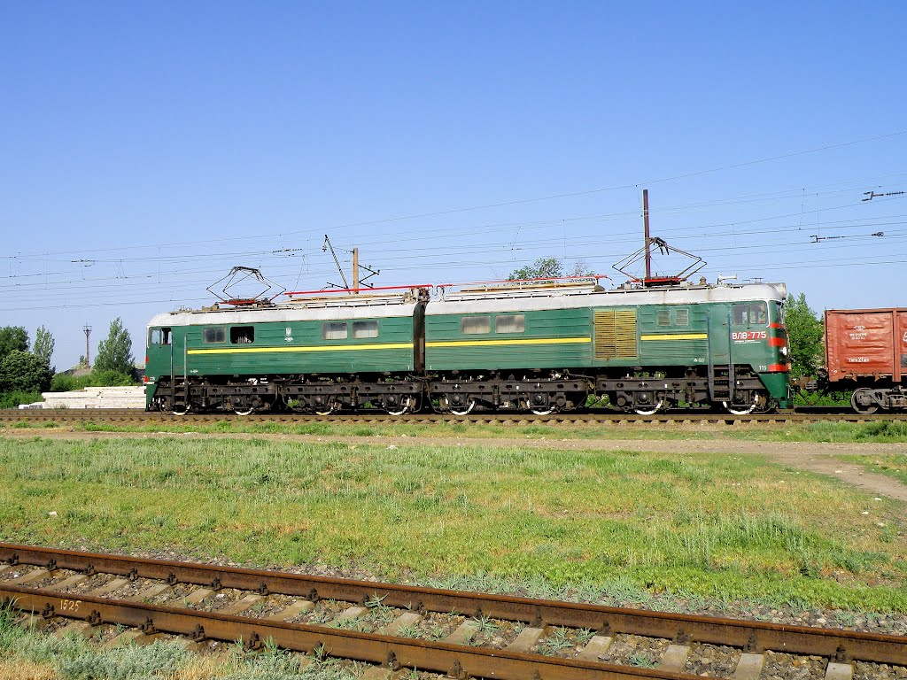 ВЛ8-775.