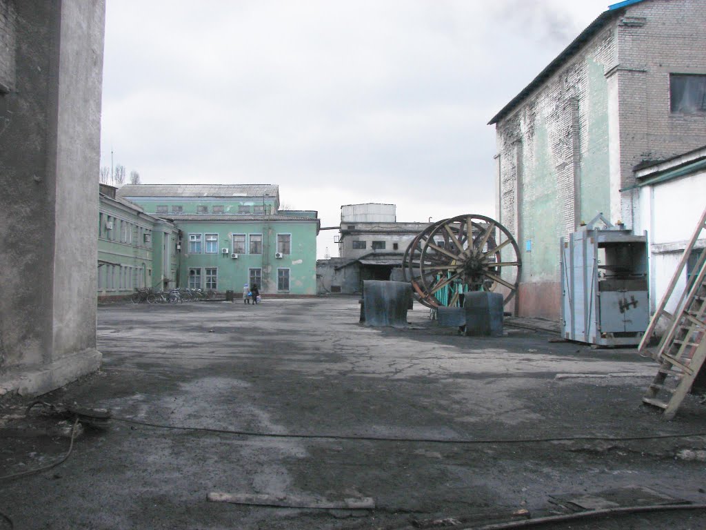 Запасные копровые шкивы и клеть