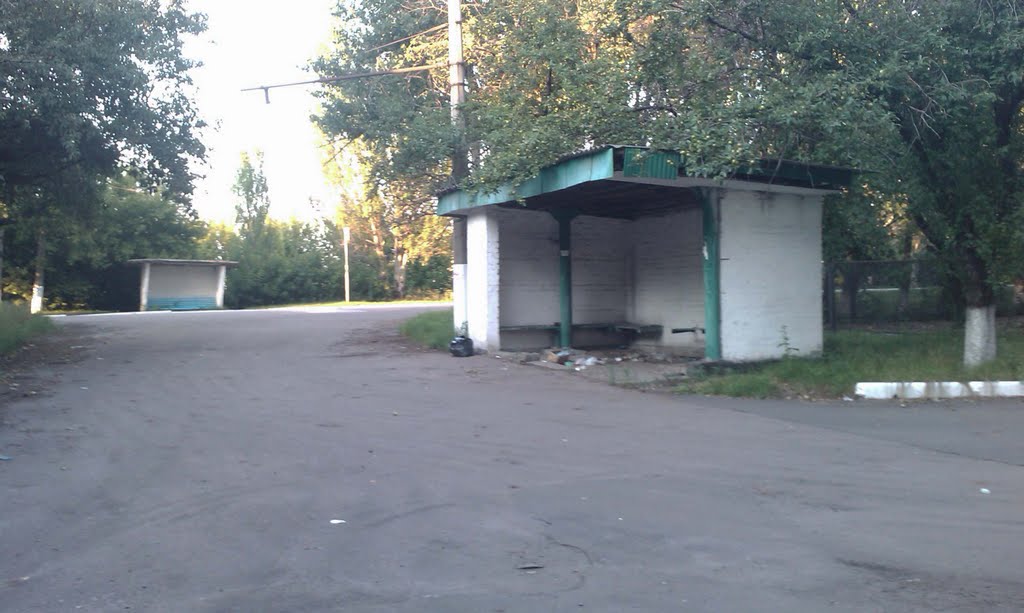 Бывшая остановка бывших троллейбусов...