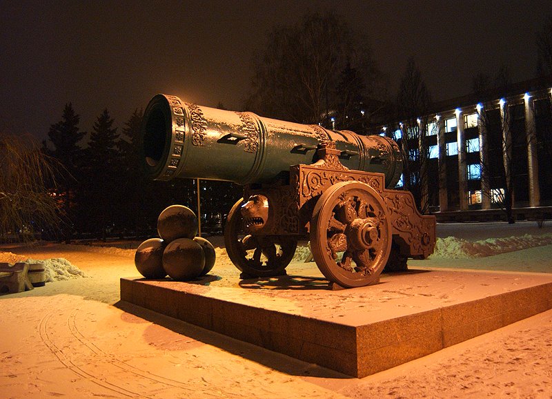 Copy of the Kremlin cannon