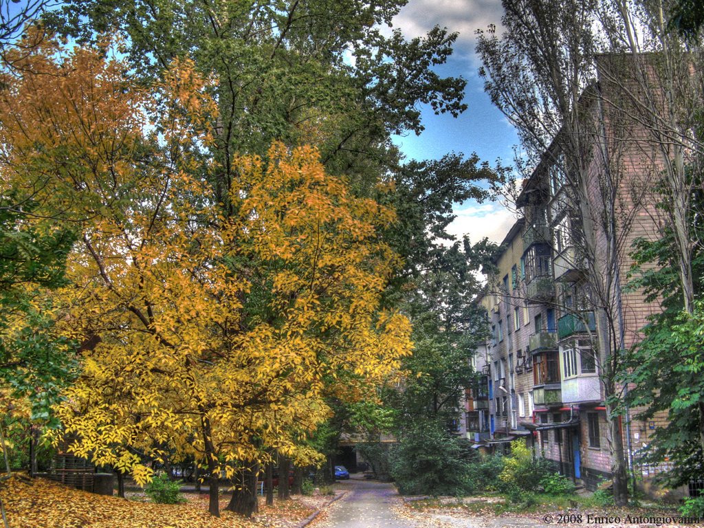 Teatralniy Street 38