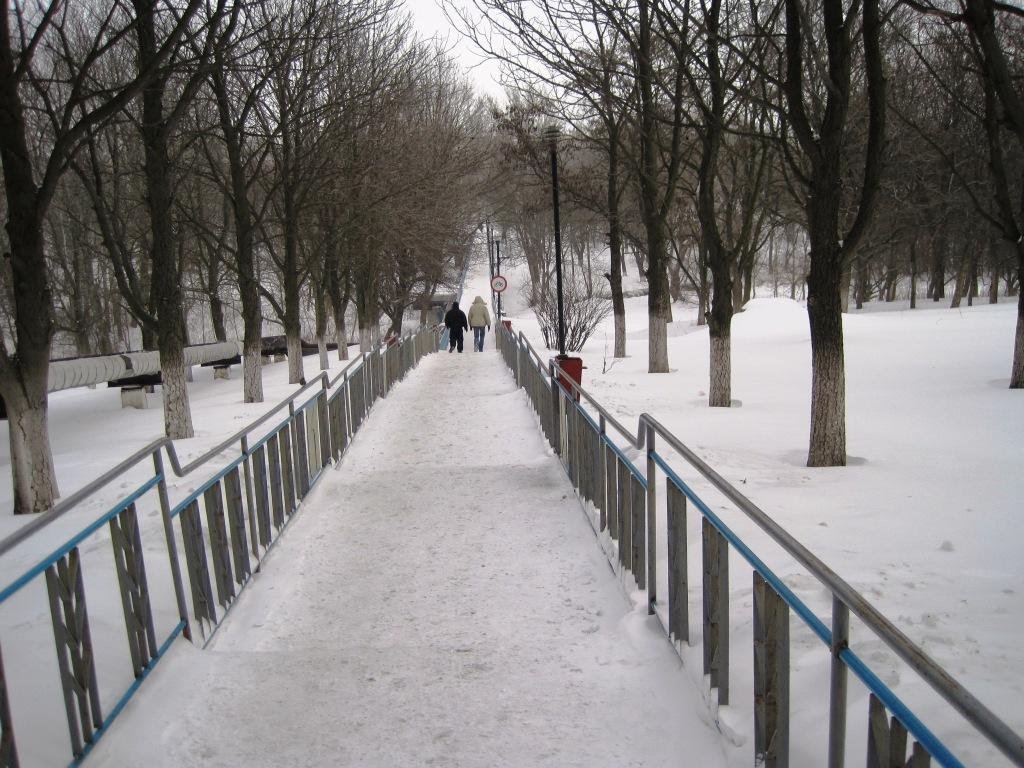 С завода на поселок