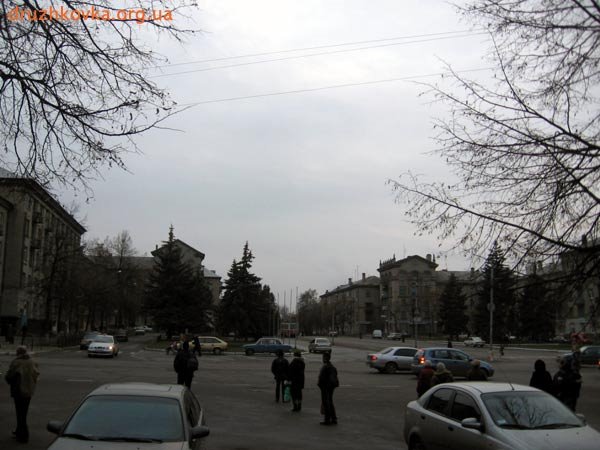 Вид на остановку на Площади Ленина