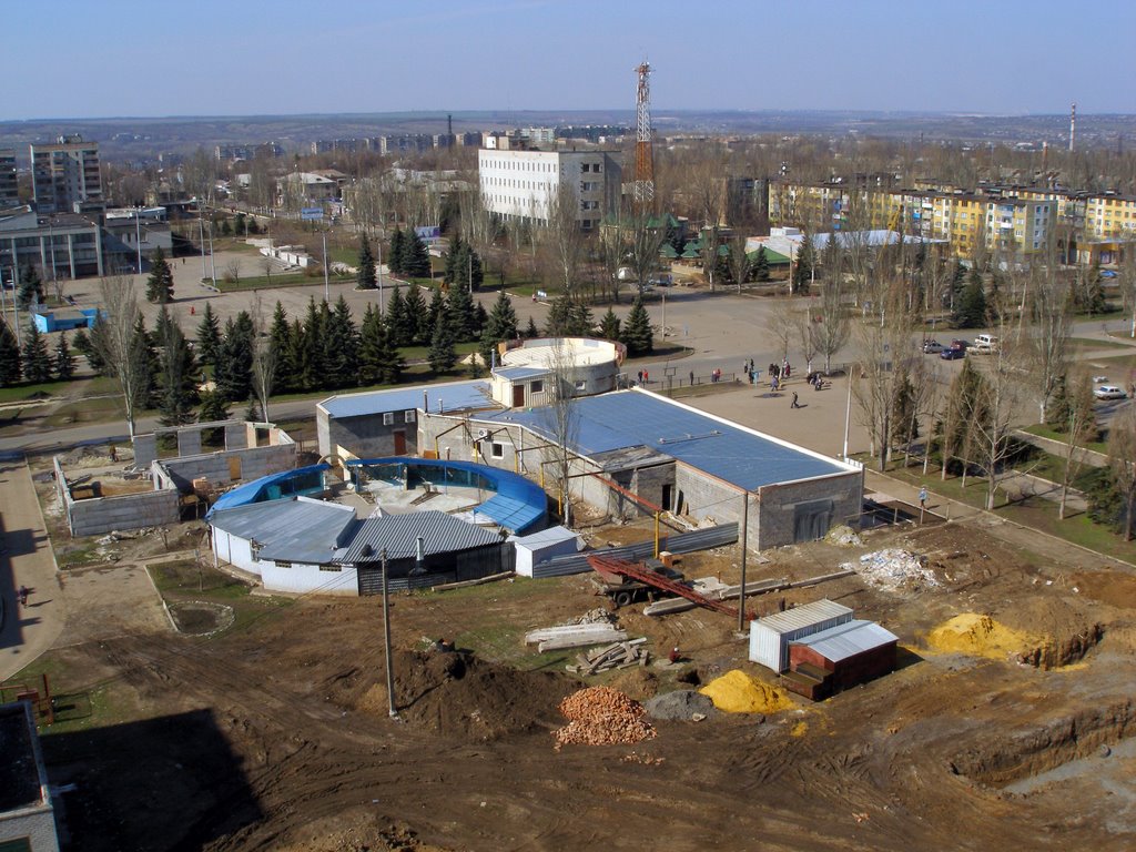 Вид с крыши на площадь Октябрьскую