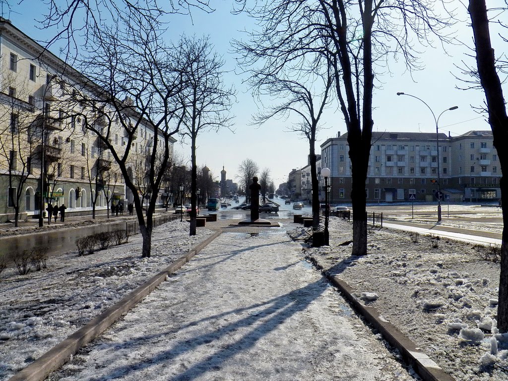 По аллее
