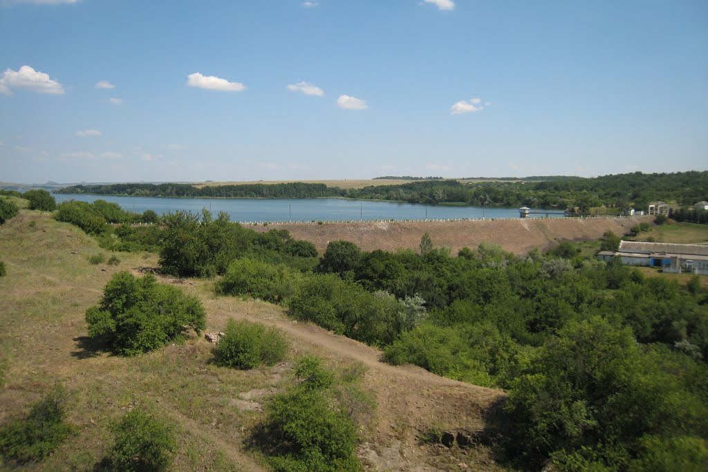 Водохранилише.A storage pond.