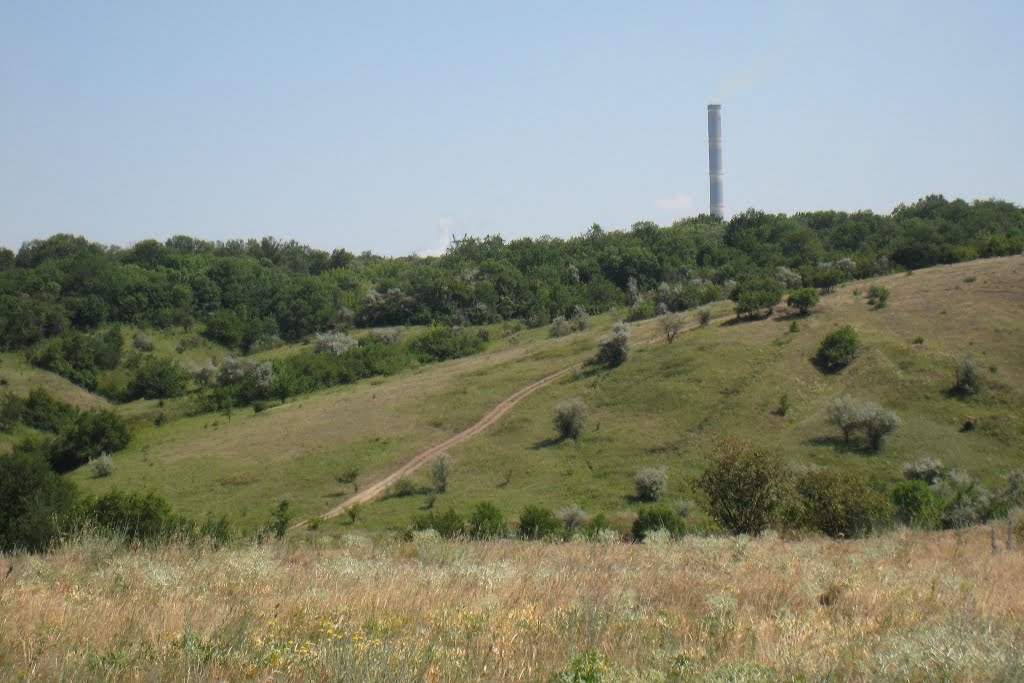 Дорога по кторой мы спускались.The rouad where we were going down.